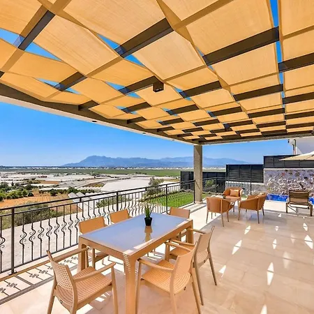 3 Bedroom Luxury Villa, Private Pool, Near Kalkan ヴィラ *